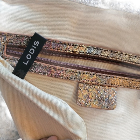 LODIS METALLIC LEATHER CROSSBODY BAG - Picture 6 of 6